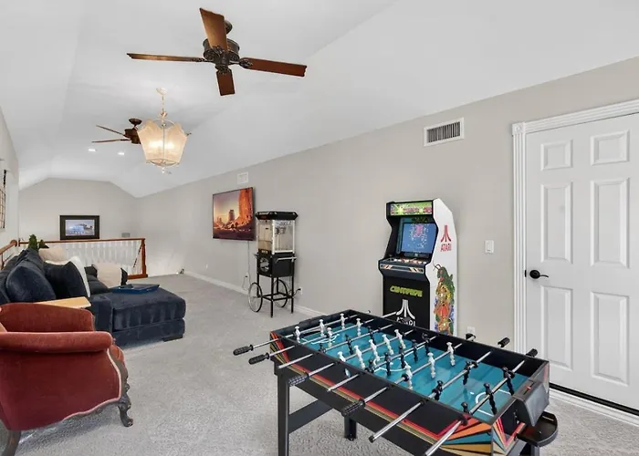 Pool, Hot Tub, Game And Fire Pit Holiday home Mesa