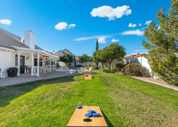 Pool, Hot Tub, Game And Fire Pit Holiday home Mesa