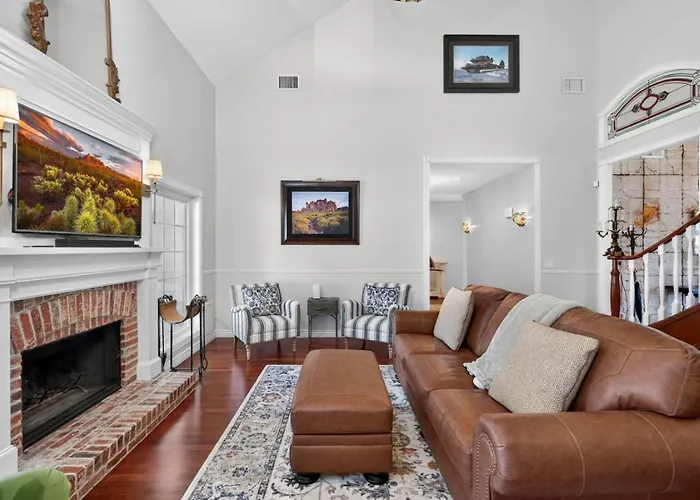 Pool, Hot Tub, Game And Fire Pit Holiday home Mesa