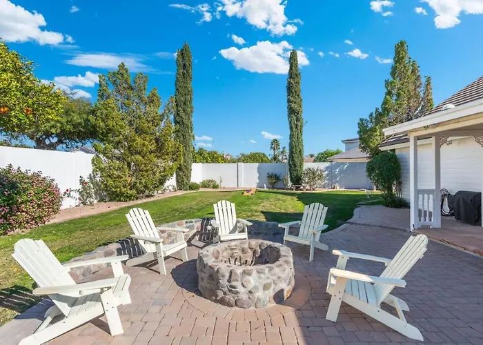 Pool, Hot Tub, Game And Fire Pit Holiday home