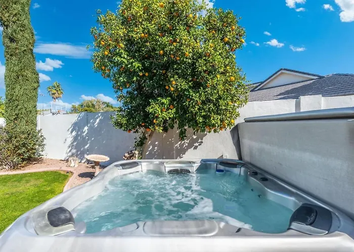 Pool, Hot Tub, Game And Fire Pit Holiday home Mesa